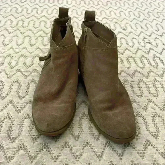Nine West Suede ankle Booties - Picture 2 of 8